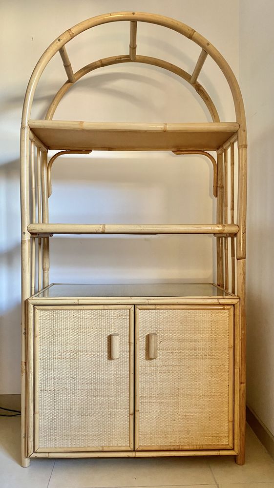 Etag�re-biblioth�que en bambou et rotin
H 175. L 87. P 44 200 Saint-Tropez (83)