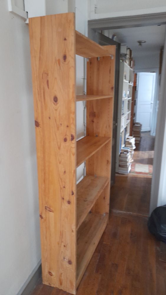 1 �tag�re, bois, ch�ne (origine Habitat)
188cmx102cmx30cm 
150 Paris 20 (75)