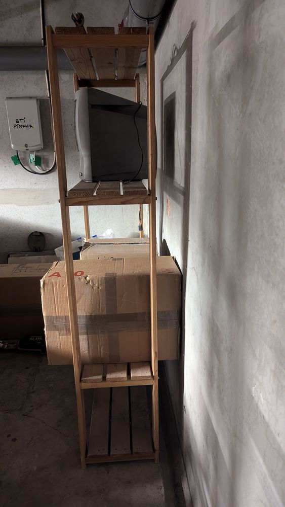 �tag�re en bois 12 Noisy-le-Grand (93)