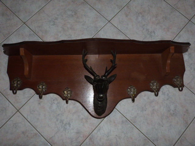 �tag�re casseroles et vaisselier ; tr�s bel article 25 Douchy-les-Mines (59)