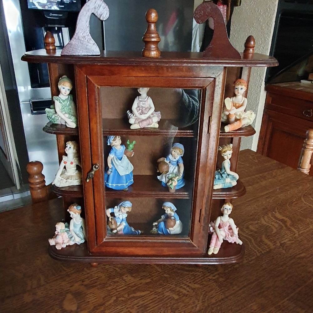 Etag�re + Figurines 55 Pfastatt (68)