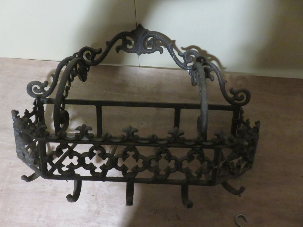 ETAGERE EN FER FORGE 30 Chaumont (52)