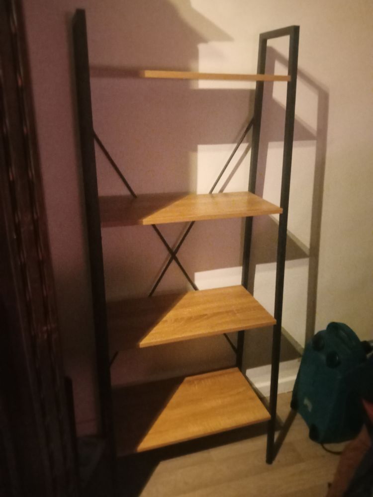 Etag�re 4 plateaux acier et bois
20 Bayeux (14)