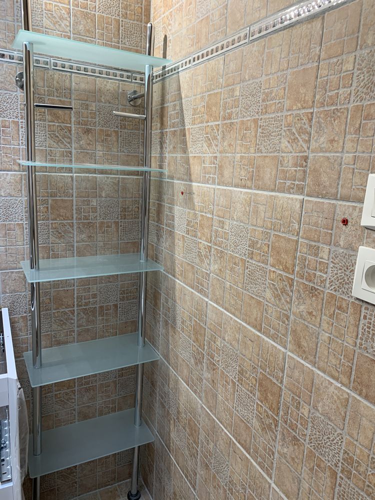 Etag�re pour salle de bains sur pieds 30 Billom (63)