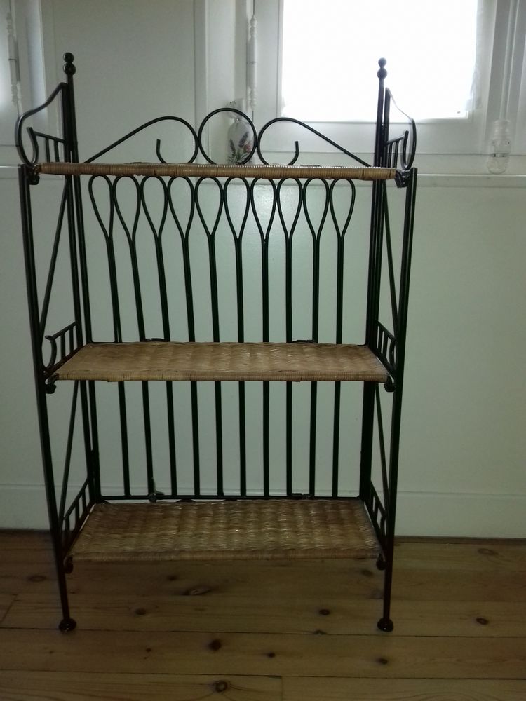 Etag�re fer et rotin 35 Eu (76)