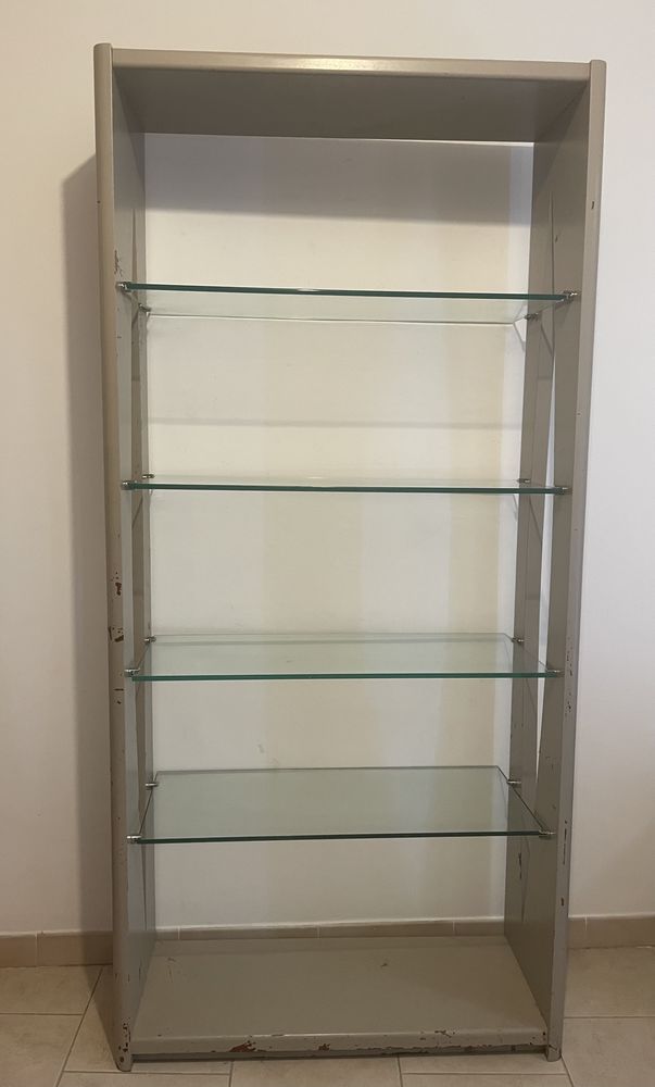 �tag�re en verre 30 Saint-Maximin-la-Sainte-Baume (83)