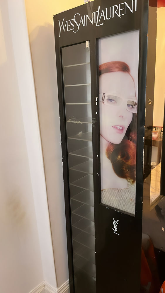 �tag�re vintage YSL avec �tag�res en verre et miroir 35 Paris 3 (75)