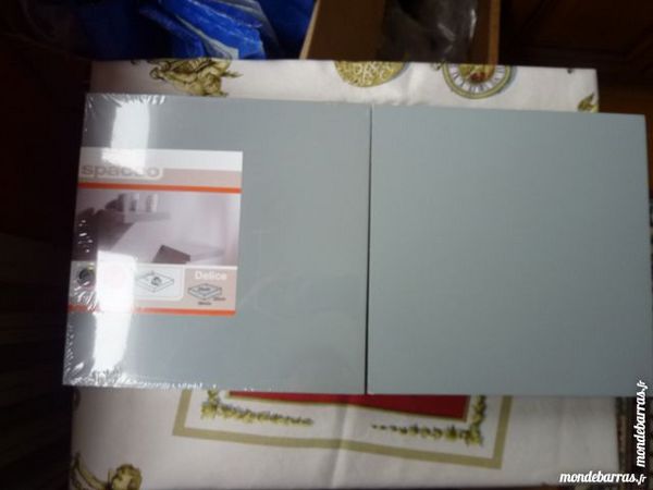 2 �tag�res bois laqu� neuves 18 Tassin-la-Demi-Lune (69)