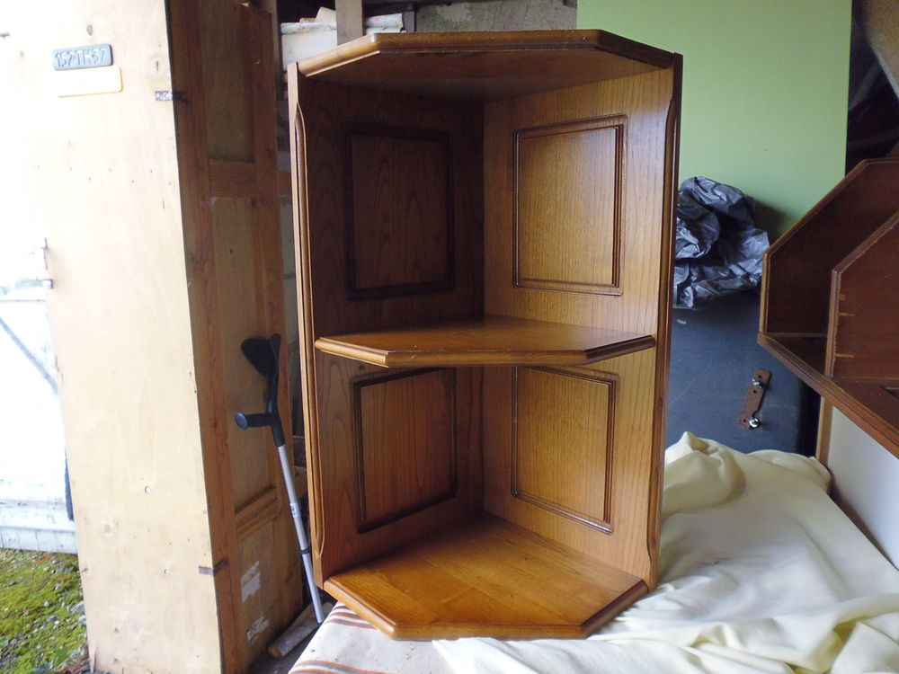 2 �tag�res bois massif 0 Muret (31)