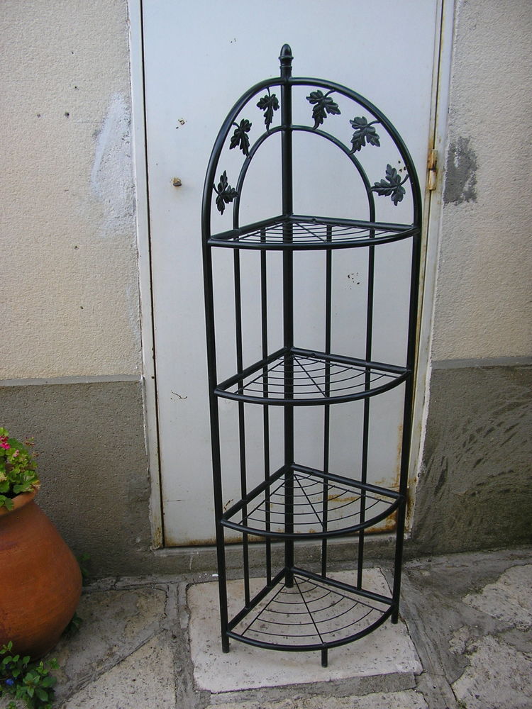 Etag�res en m�tal 30 N�mes (30)