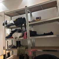 2 etag�res metaliques de 4 etages 30 Saint-Denis (97)