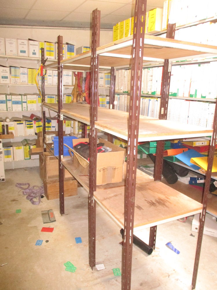 Etageres de stockage 280 Cagnes-sur-Mer (06)