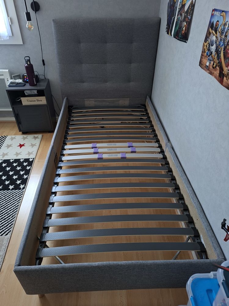 Lit 90�190 �tat neuf gris 120 Marolles-en-Brie (94)