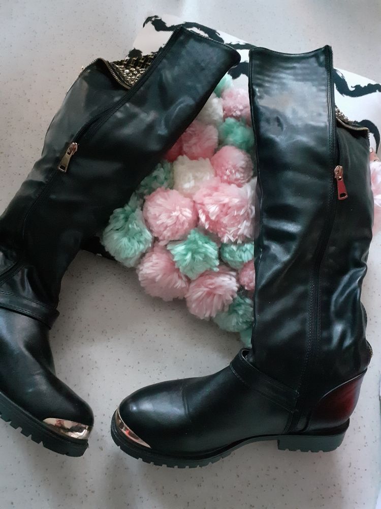 en bon �tat neuve, jamais mie marque sergio elle sont en cuir v�ritable. 35 Dunkerque (59)