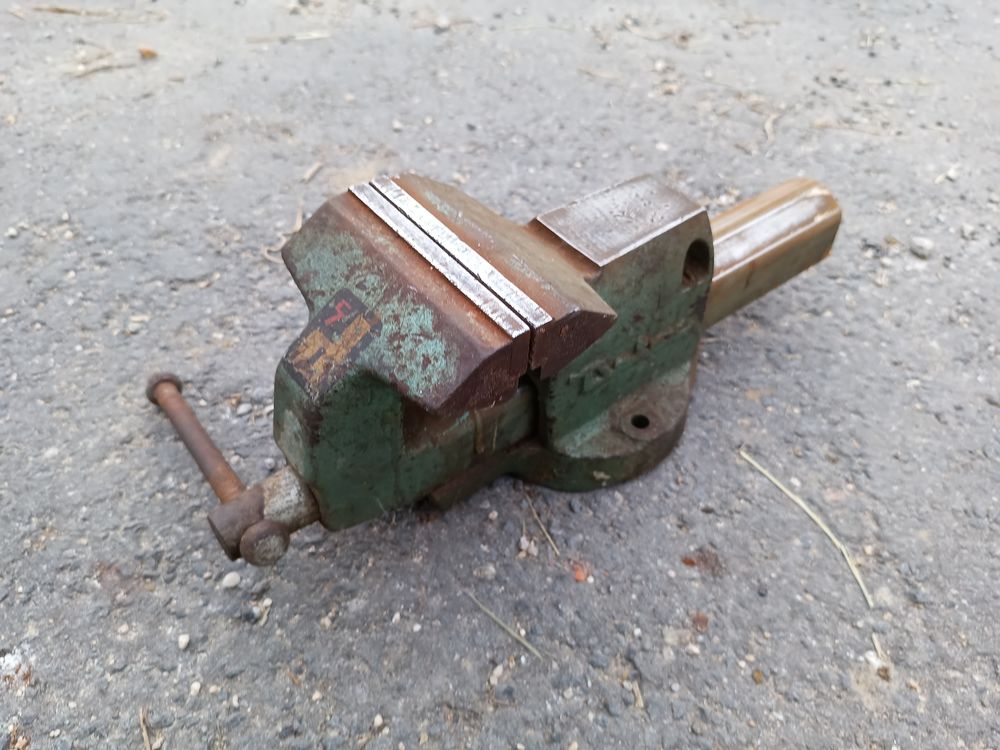 Etau dolex  mors 105 ouv 130 mm 120 Saint-Jean-de-Fos (34)