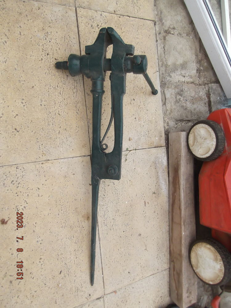 1 �tau de forgeron et 1chandelle 60 Senlis (60)