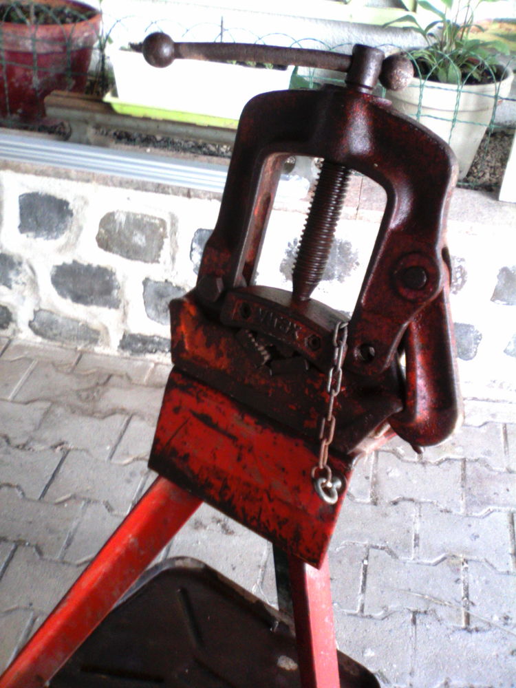 ETAU/SERRE TUBE SUR PIED 100 �guilles (13)