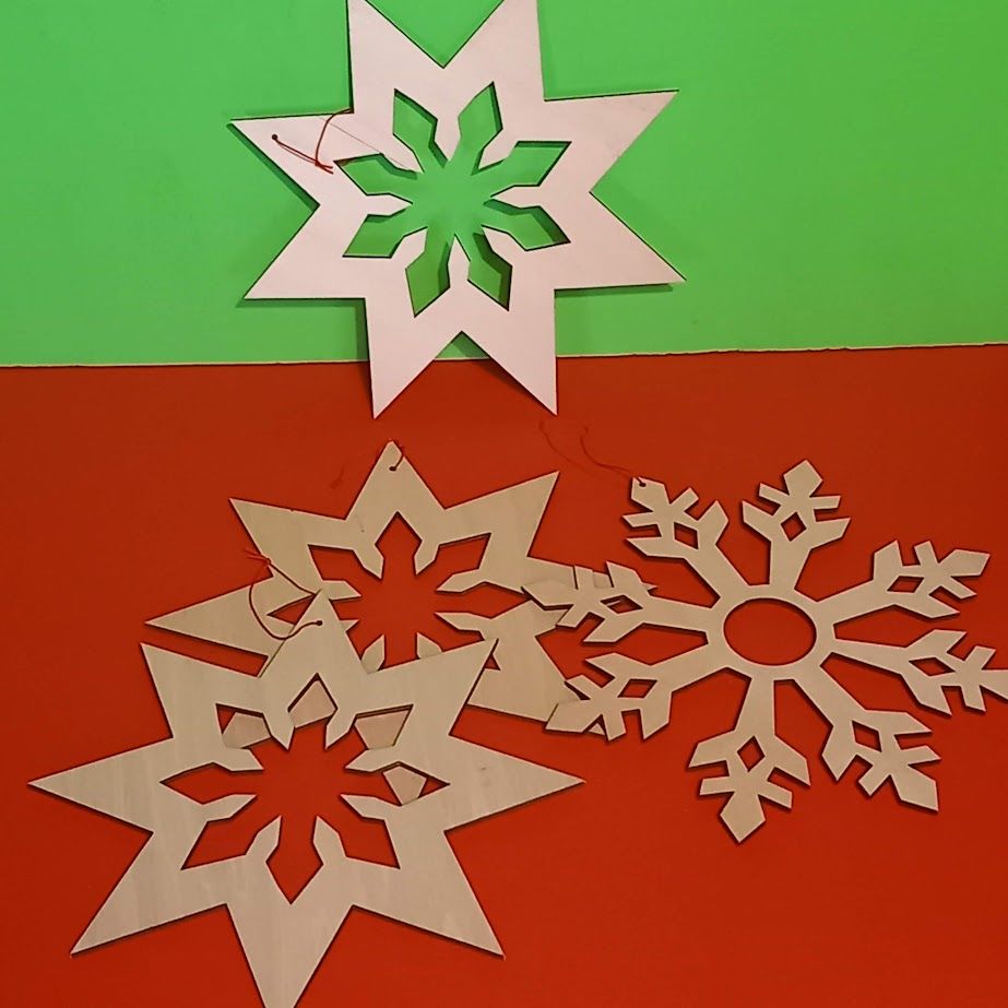 Lot de 3 �toiles et 1 flocon en bois  pour d�corer votre sap 15 Saumur (49)