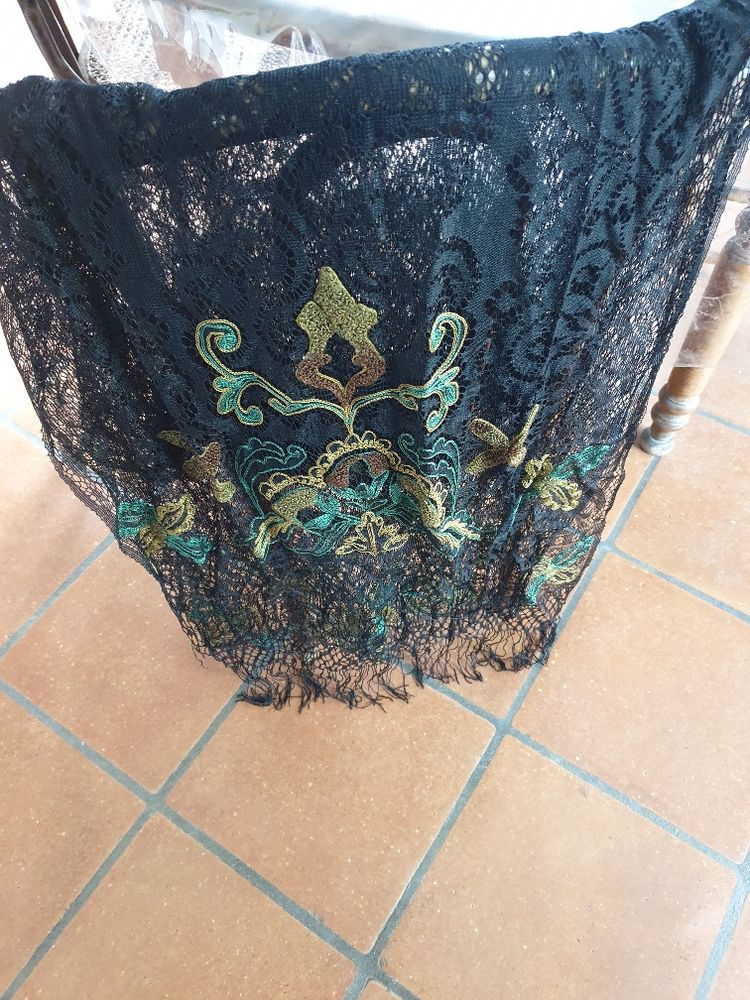 Etoles, foulards, �charpes, vintage 8 Mouxy (73)