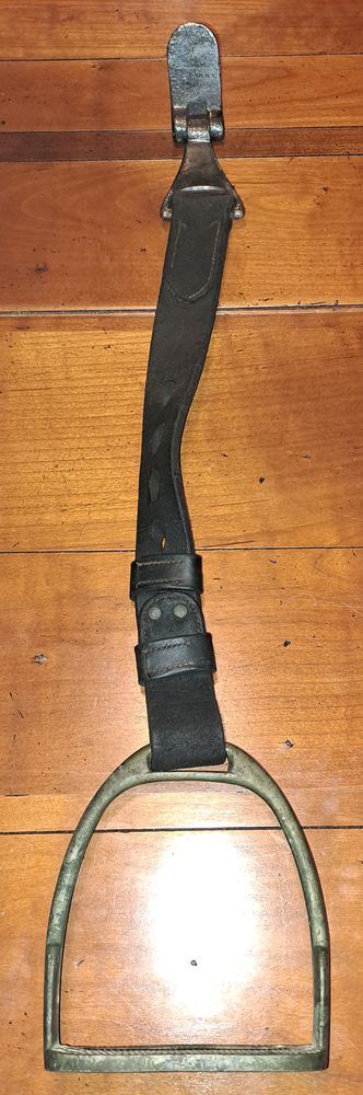 �trivi�re et son �trier   Soldat du Roi ou de la Reine   10000 La Lande-de-Goult (61)