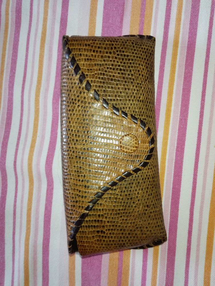 ETUI A LUNETTES ARTISANAL AFRIQUE 20 Le Havre (76)