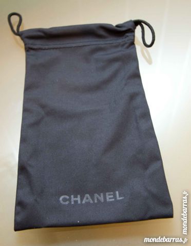 ETUI A LUNETTES CHANEL 5 Neuilly-sur-Seine (92)