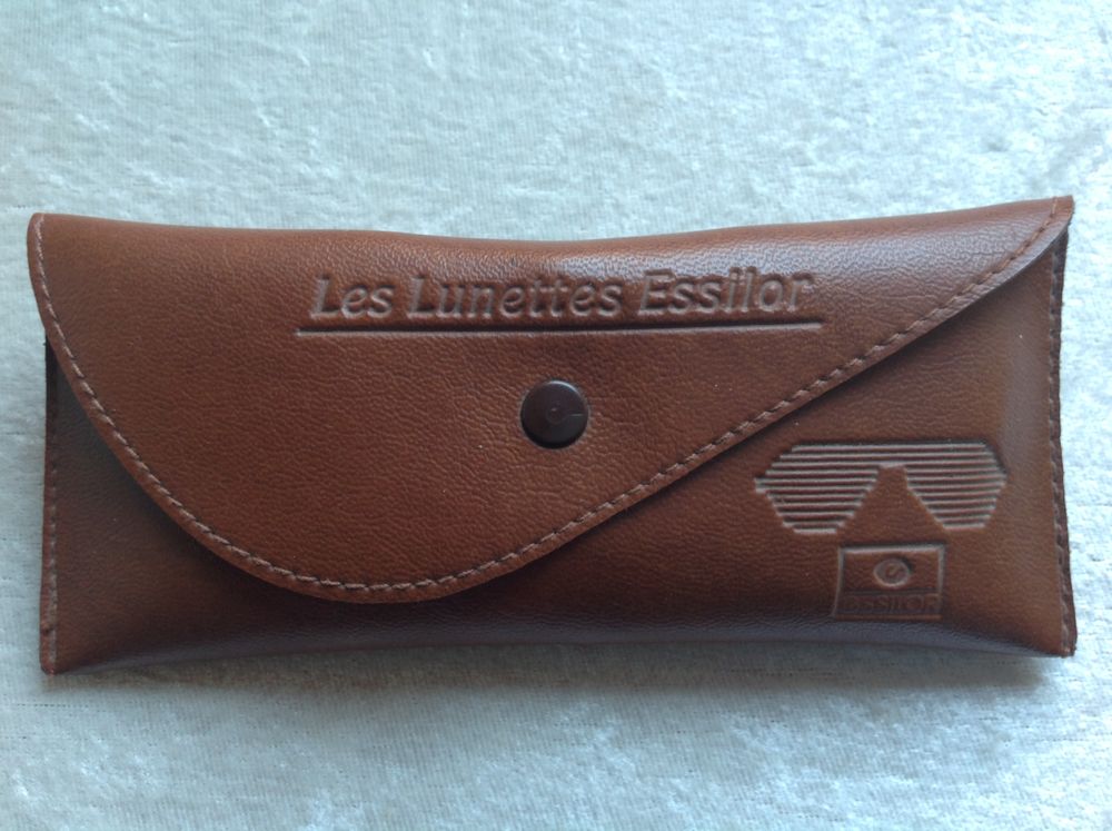 �TUI � LUNETTES MARRON Envoi Possible
1 Tr�gunc (29)