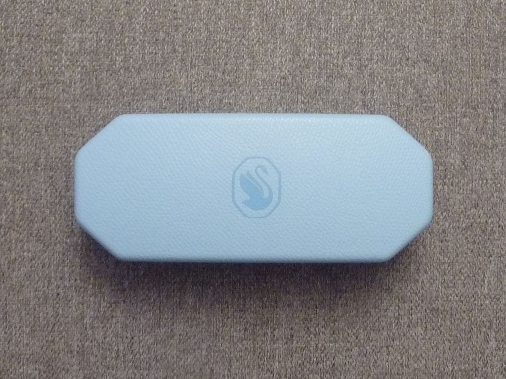 Etui � Lunettes Rigide Bleu Ciel- Neuf- Swarovski 50 Paris 15 (75)