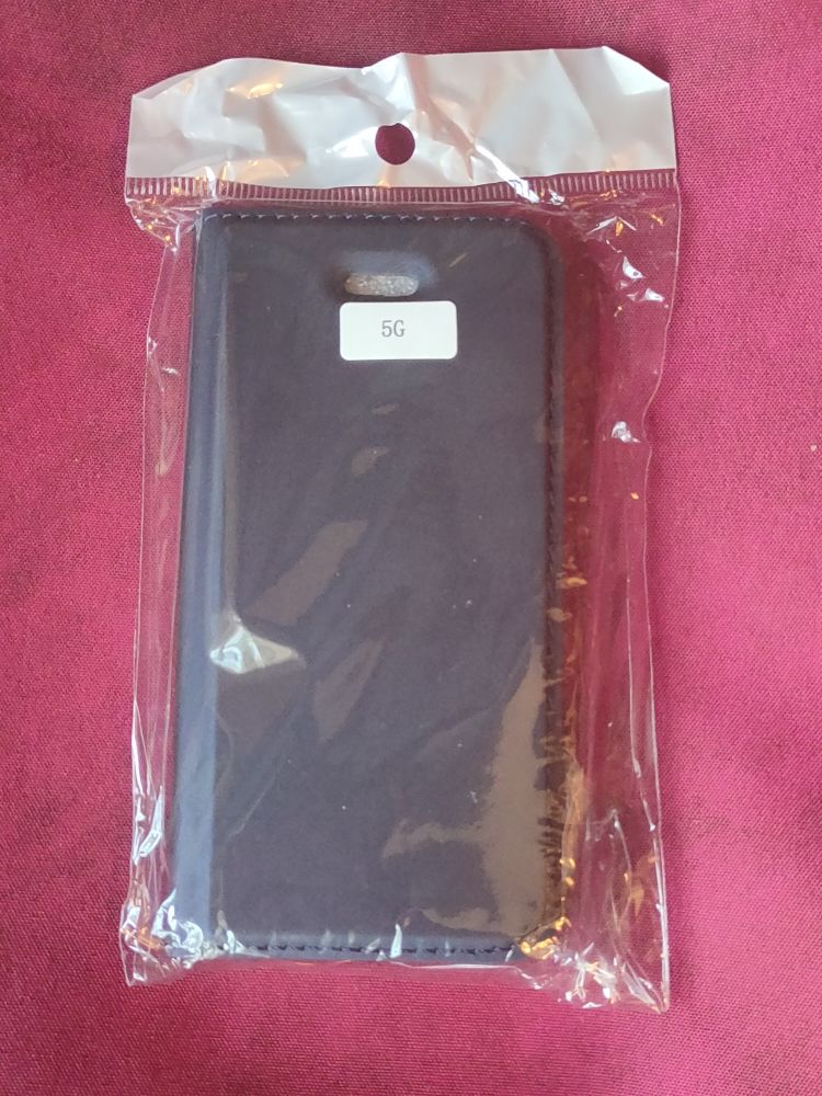 �tui t�l�phone iphone 5 neuf jamais d�ball� 5 Avermes (03)