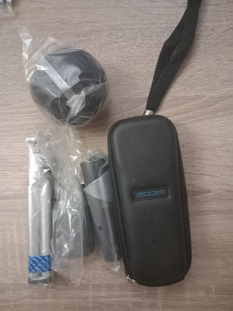 �tui de transport avec microphone et accessoires 7 Montpellier (34)