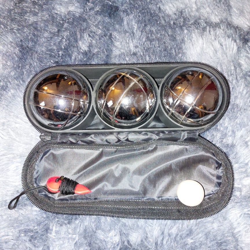 Etuis 3 Boules p�tanque avec hausse de transport
20 Paris 9 (75)