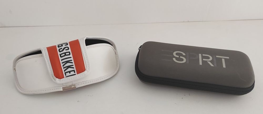 Etuis � lunettes ESPRIT et BIKKEMBERG (Le lot) 5 Metz (57)