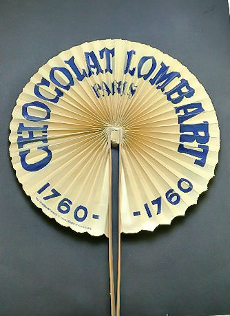 Eventail publicitaire des chocolats   LOMBART   50 Montargis (45)