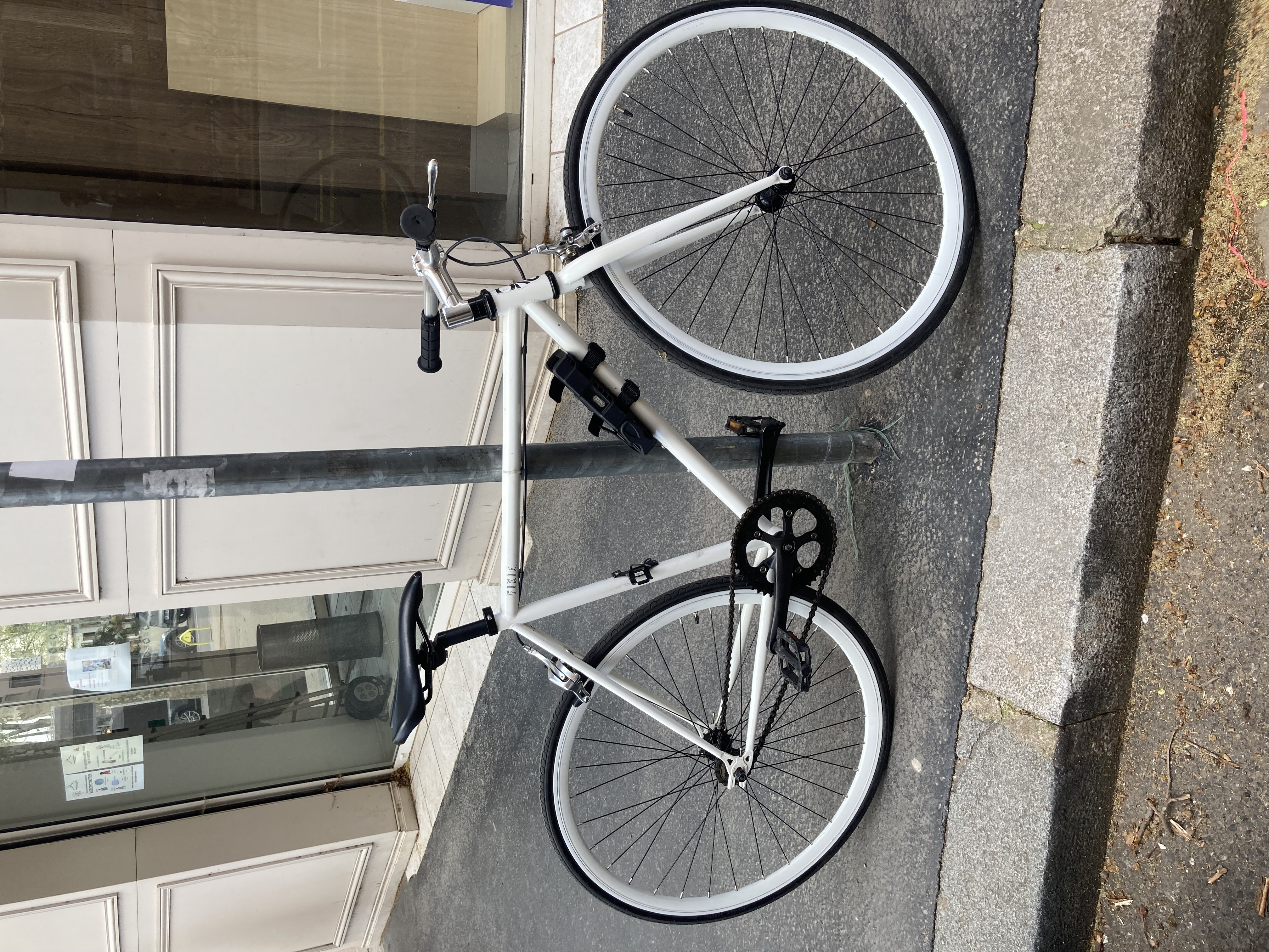 6KU Evian 1 224 Lyon 4 (69)