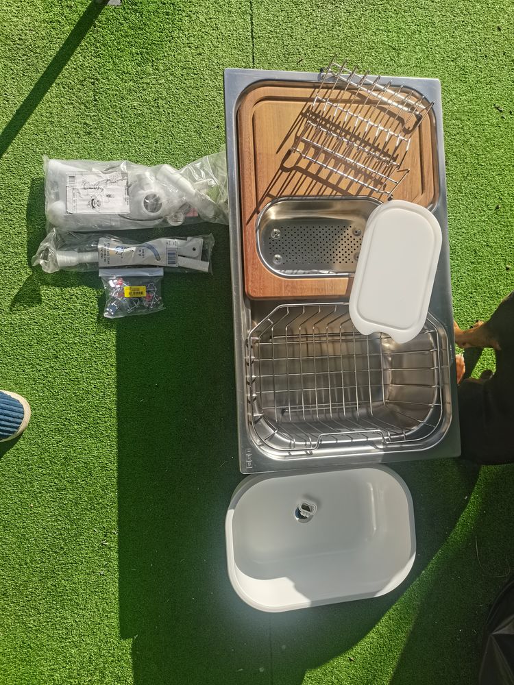 �vier Franke neuf avec tous ses accessoires. 200 Saint-Jacques-des-Gu�rets (41)