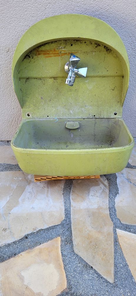 Evier de jardin avec enrouleur de tuyau d'arrosage 30 Bouguenais (44)