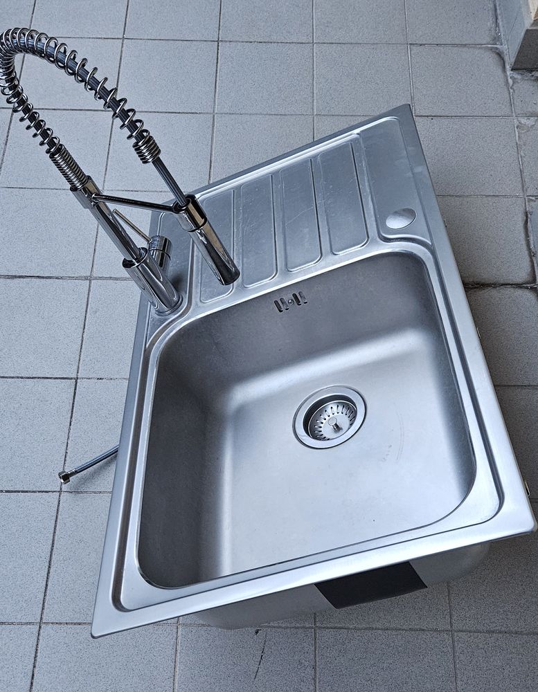 Evier + Mitigeur + Accessoires
140 Nice (06)