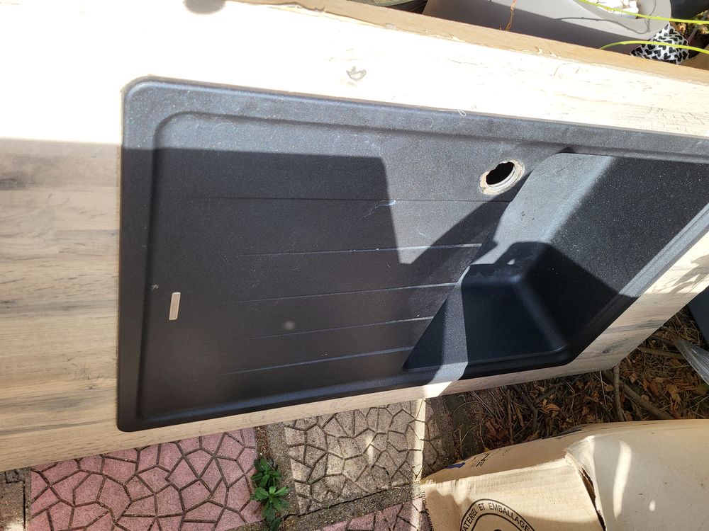 un evier et plaque 4 feux gaz bon �tat 100 Commelle-Vernay (42)