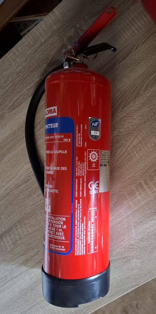 extincteur gloria en lot 180 Purgerot (70)