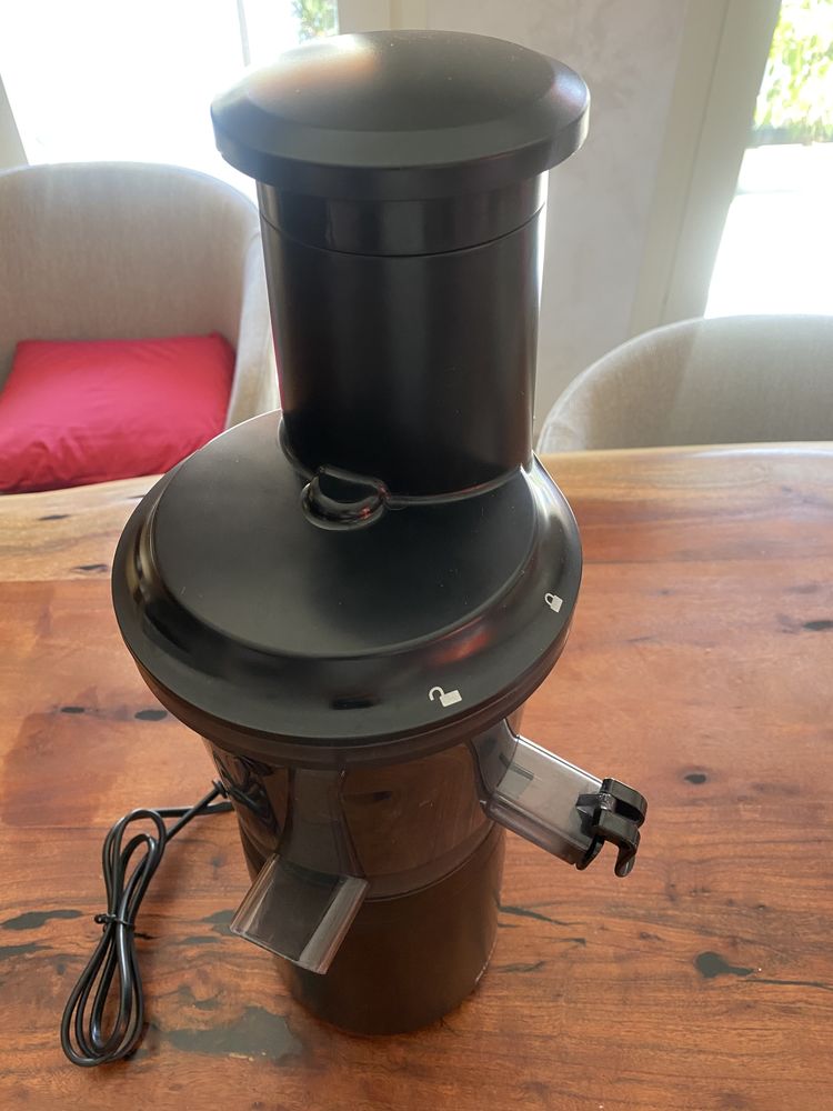 Extracteur de jus de fruits et l�gumes 30 Nice (06)