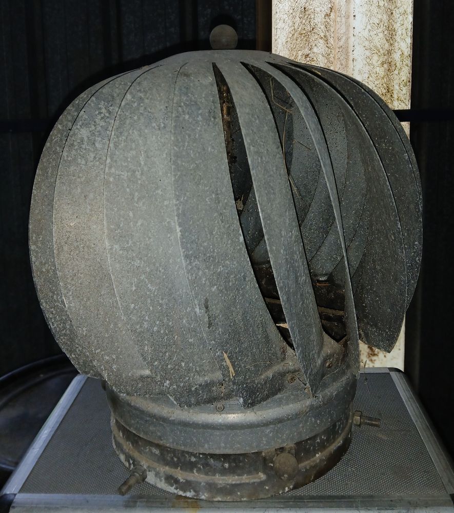 Extracteur de fum�es �olien  -  Mitre rotative. 45 Mig� (89)