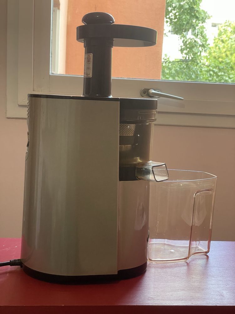 - [ ] Extracteur de jus Omega VSJ843RS �  Jus maison ultra vitamin� ! 130 Paris 14 (75)