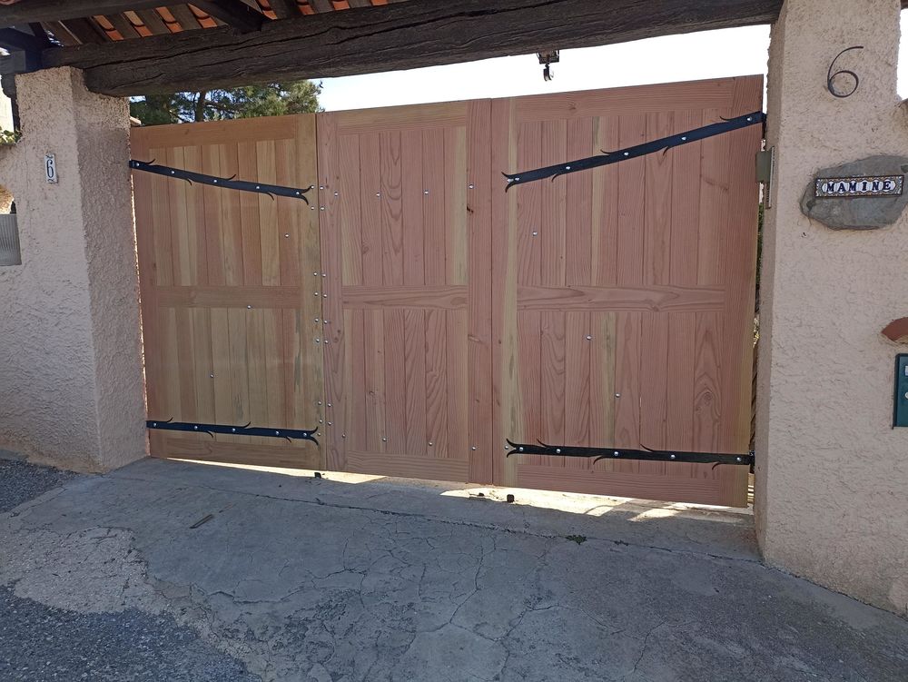 fabrication sur mesure de portail et portillon bois douglas
1495 Ch�teauneuf-les-Martigues (13)