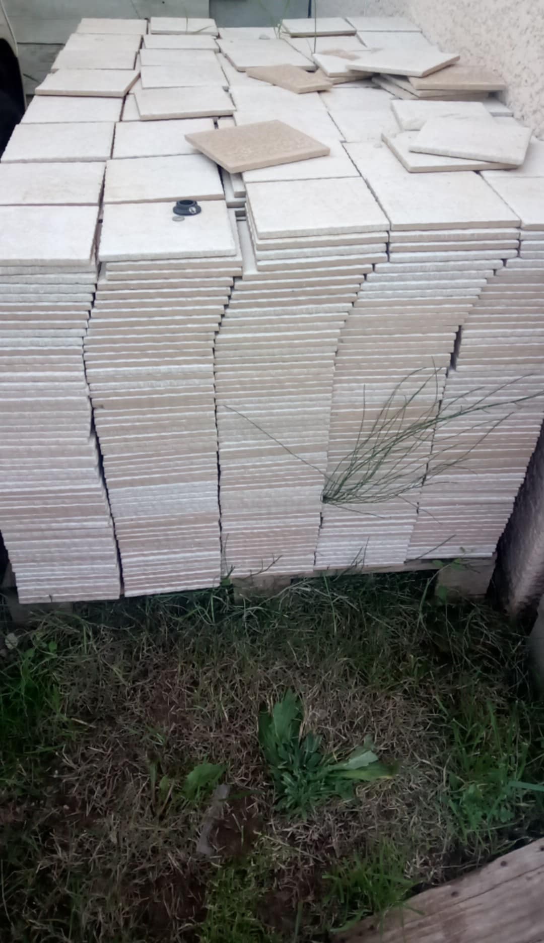 Faience ou carrelage sole 14,7 x14,7 cm , 2 pallettes 50m2 199 Laudun-l'Ardoise (30)