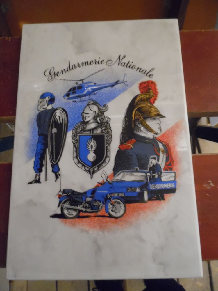fa�ence �maill�e  Gendarmerie Nationale  20 Saint-Nizier-sous-Charlieu (42)
