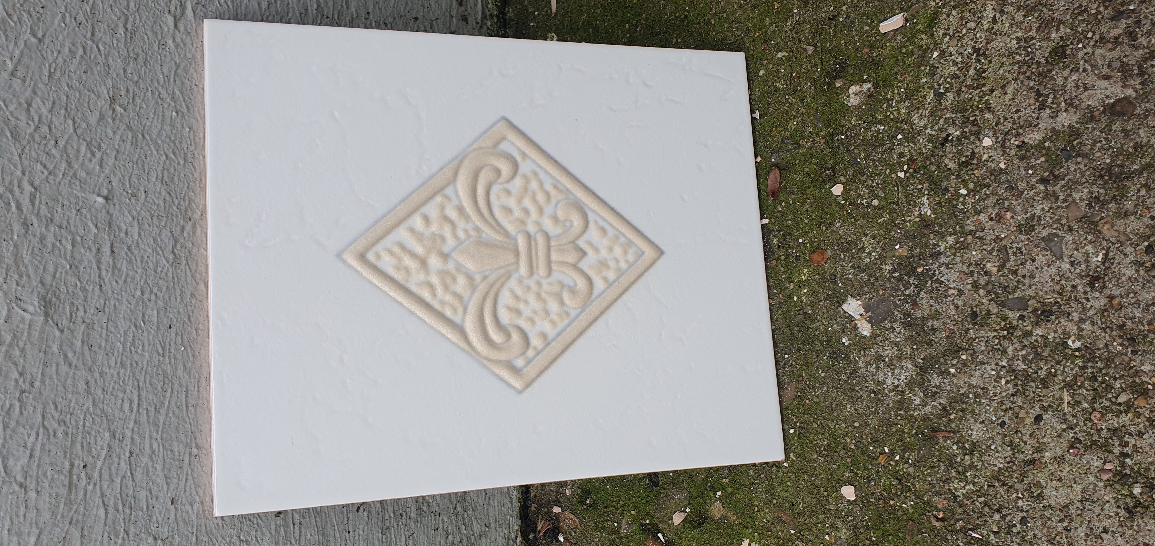 Faiience Murale Fleur de Lys 0 Blois (41)