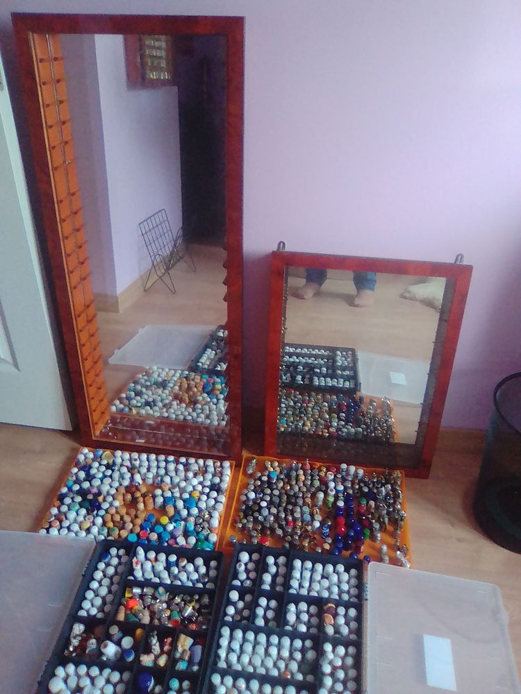 Faite offre -Collection d�s en PORCELAINE,m�tal dont argent 0 Avion (62)