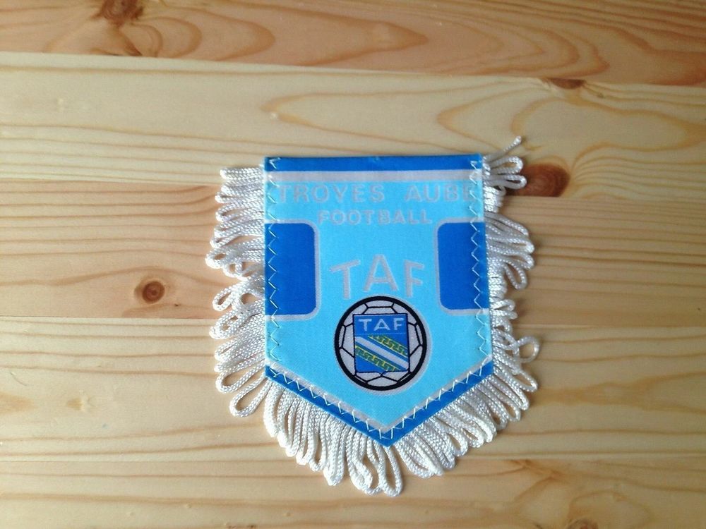 Fanion Football - Troyes Aube Foot (France) 2 Dijon (21)