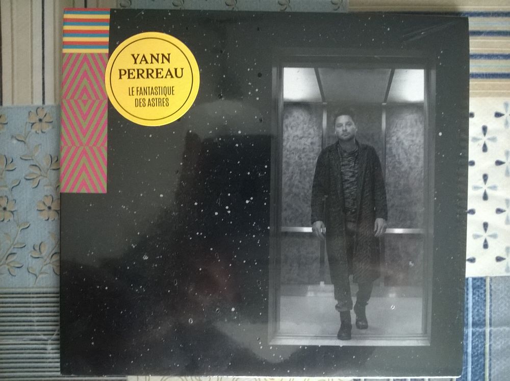 CD  le fantastique des astres  de Yann Perreau 5 Breuillet (91)