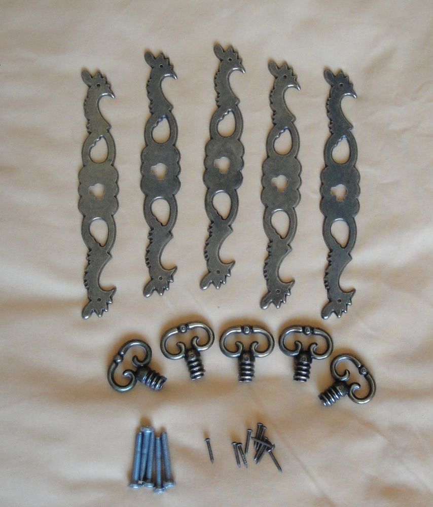 Fausses clefs et ornements pour meuble 5 Paris 12 (75)